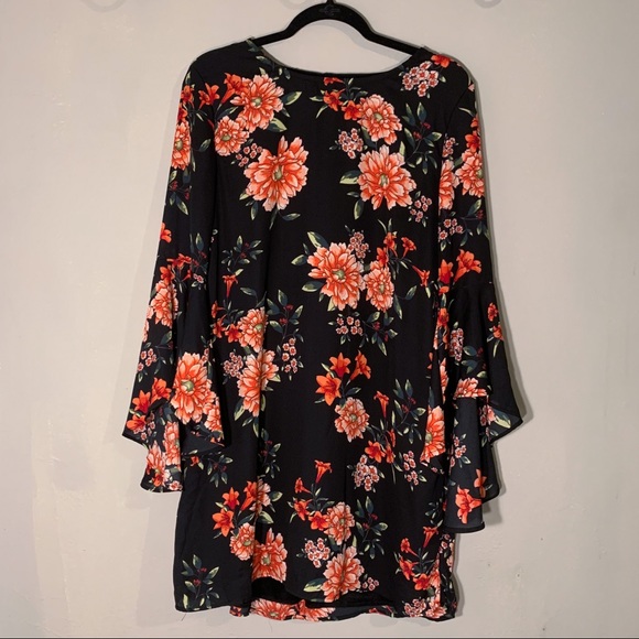 miami Dresses & Skirts - Floral Bell Sleeve Shift Dress